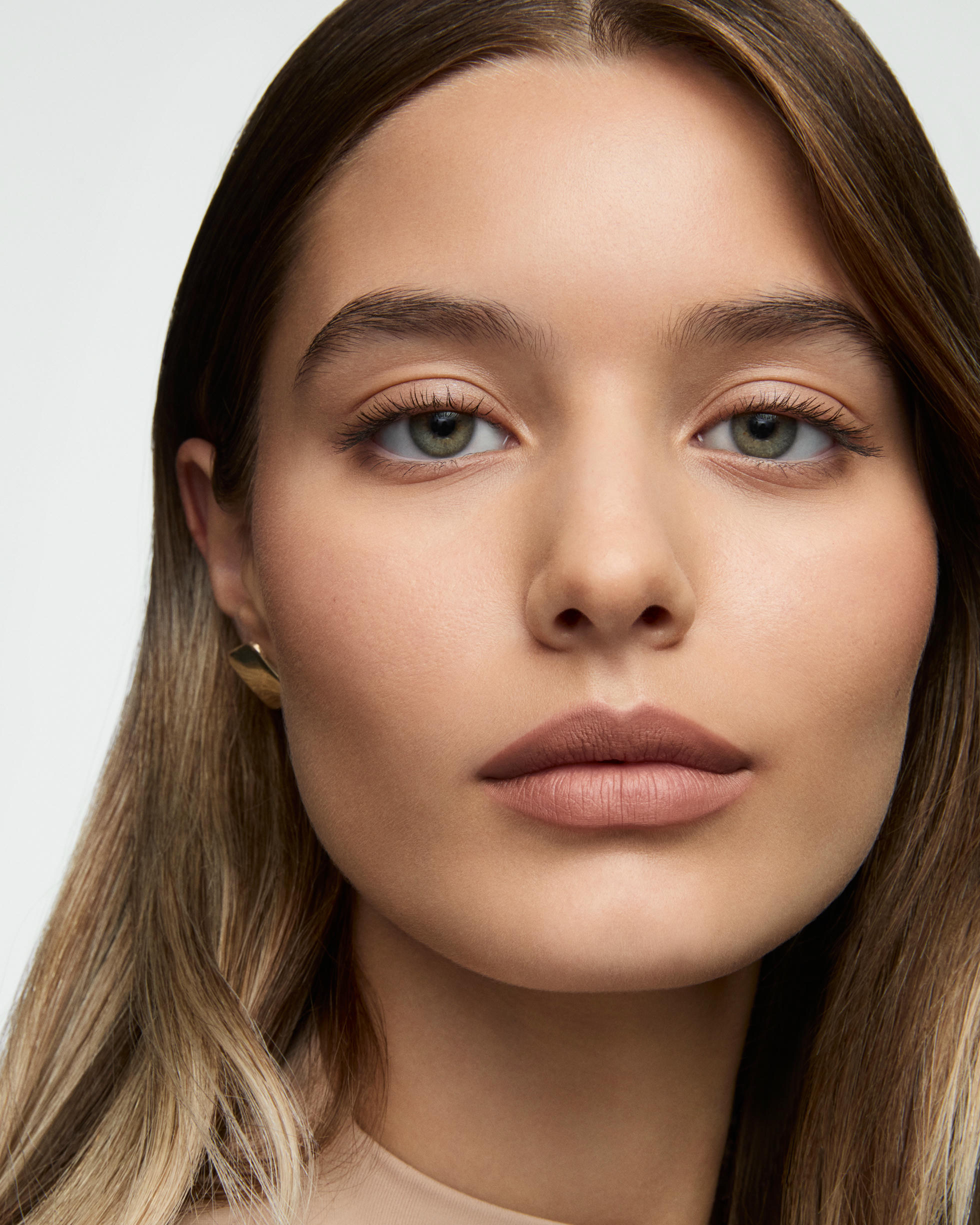 Лайнер для губ Creamy Soft Classic Nude 01