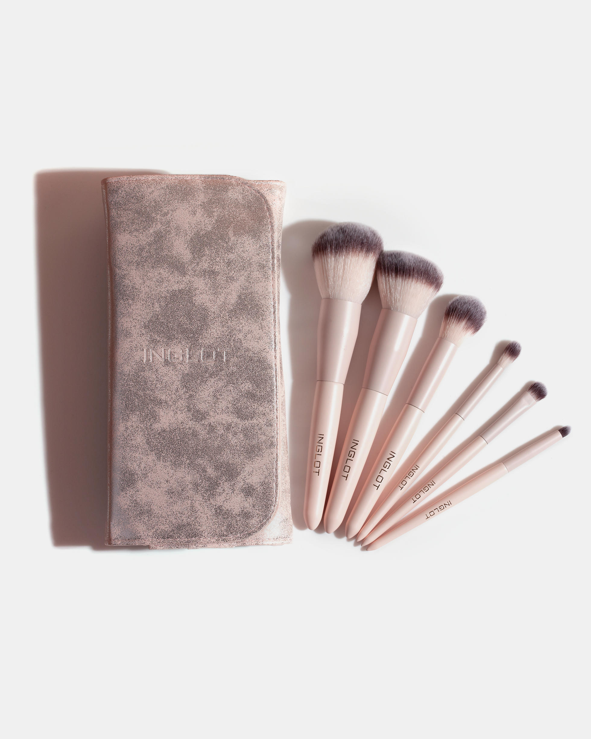 Набор кистей для макияжа Makeup Brush Set in Silver Case INGLOT кисть