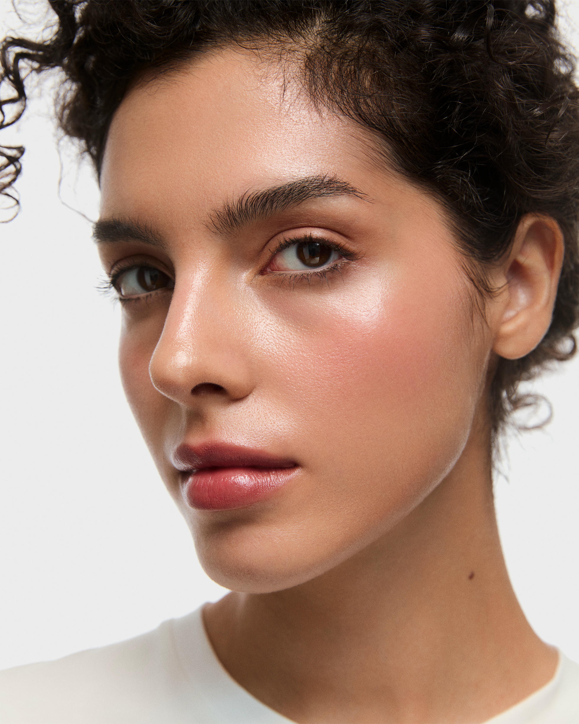 Кремовые румяна в стике Cream Stick Blush 210 Delicate Coral