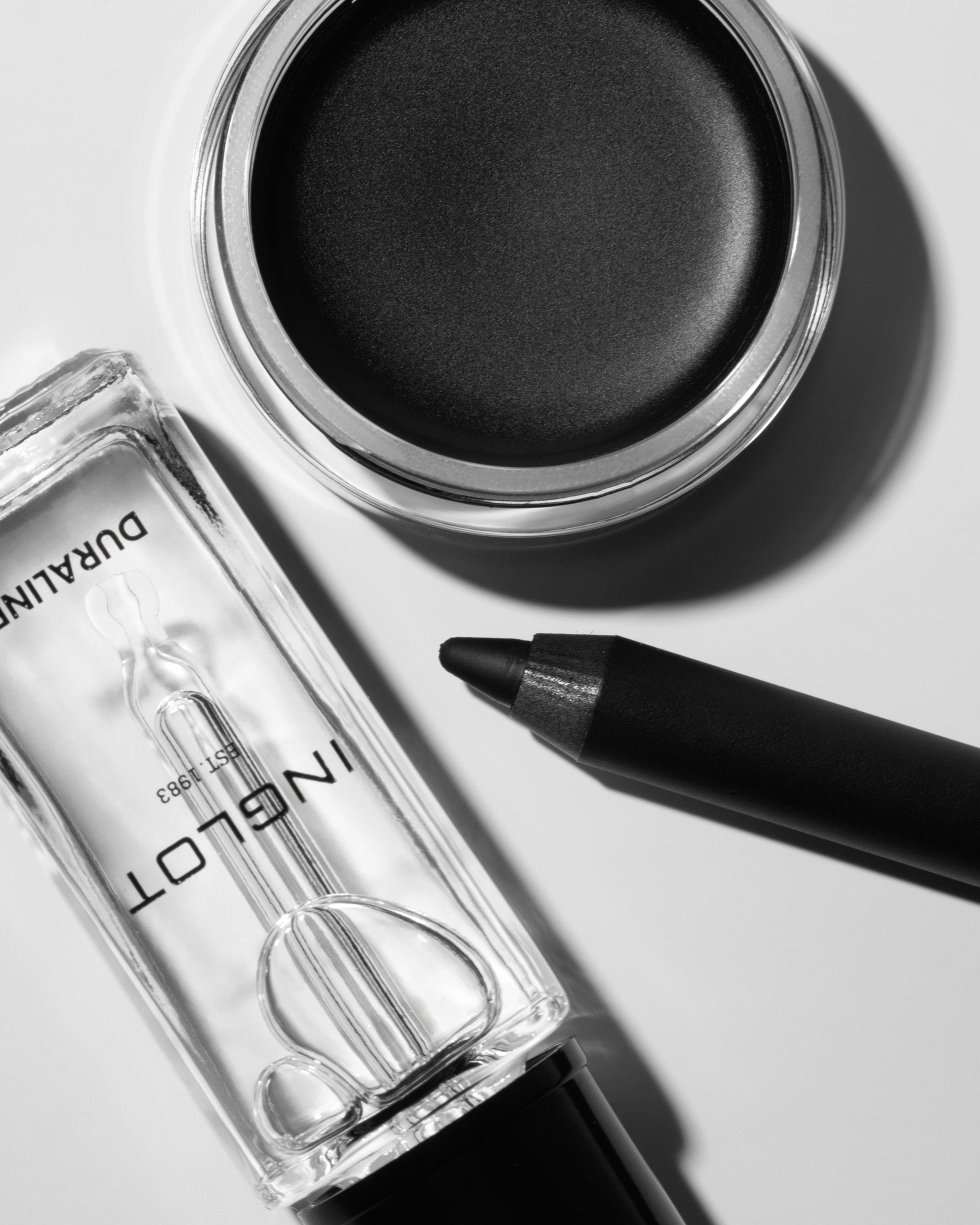 Легендарная гелевая подводка для глаз AMC Eyeliner Gel 77