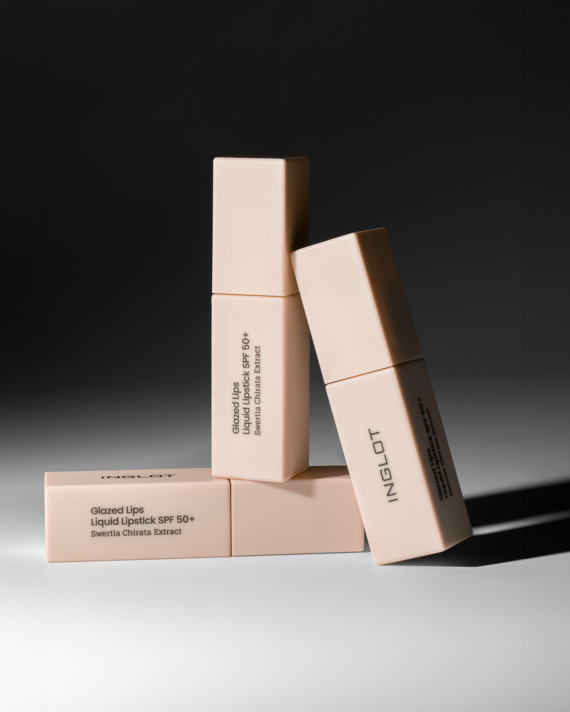 Помада для губ Glazed Lips Liquid Lipstick SPF 50+ 95 Rose-Yogurt Cake